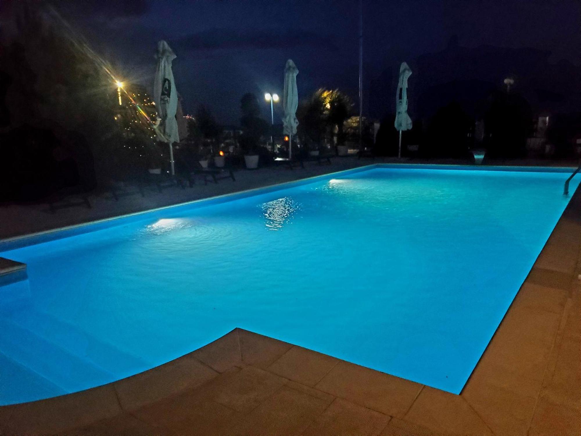 Hotel Casa Ok By Ovo Vama Veche Exterior foto